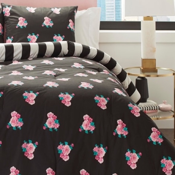 NEW Betsey Johnson Romantic Roses Twin Comforter Set Sham Black & White Stripes - Picture 2 of 9